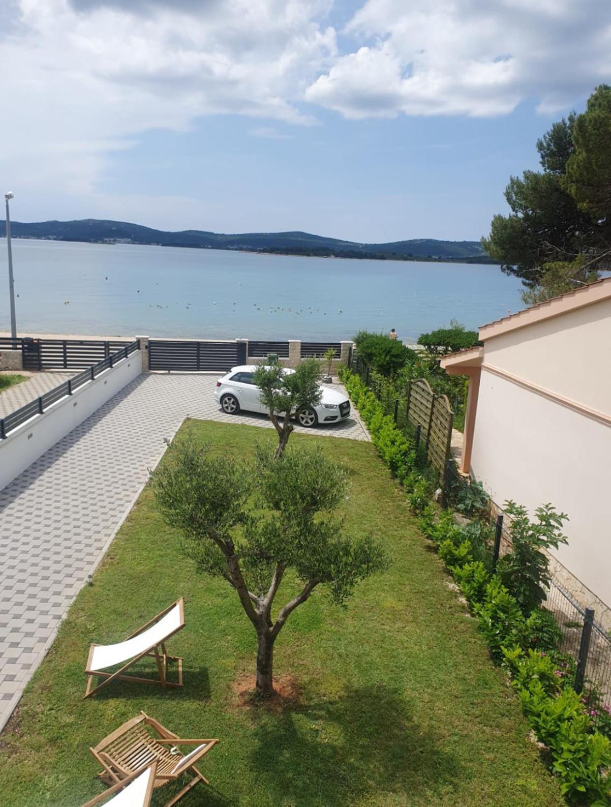 Apartmani Zlata Sveti Filip i Jakov Extérieur photo